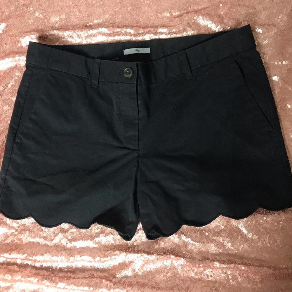 Black shorts size 4 GAP shorts with an adorable scalloped hemlin